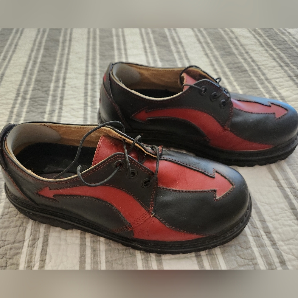 Sha Sha Shoes Devil Tail Platforms - Size 39EU